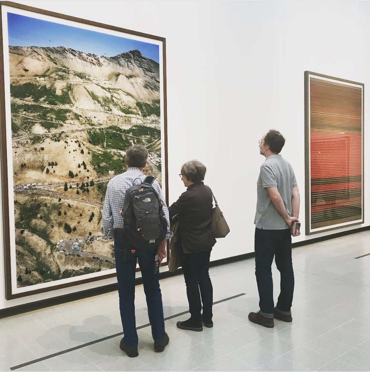 lumenprize's tweet photo. Are you a #photographer who aspires to changing the genre like #gursky does? Now’s your chance! Lumen’s #CallforEntries is now open - one of the categories is #stillimage with a cash #prize of $1,000 &amp; opportunities to show your work #globally! 🌎 https://t.co/FmFjO0z0y6