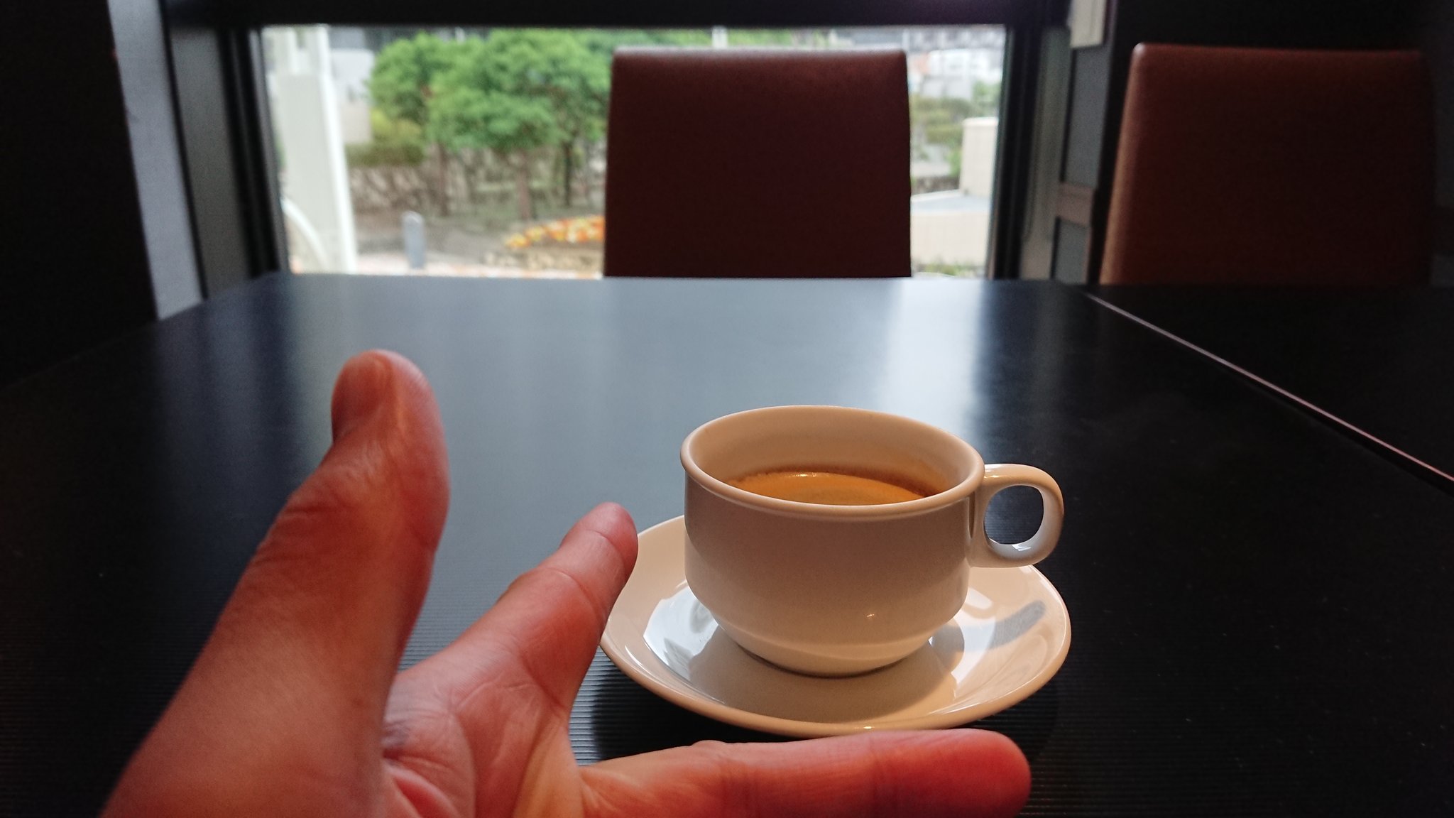 تويتر チャラ男番長 على تويتر 食後のコーヒーなう 食事の後のコーヒーということです だ か ら 朝食後にコーヒーを飲用してるってことです もう 何回言わせるの 食事をしから その後に 珈琲を飲用してるってこと 何回言わせるの 本当にバカ