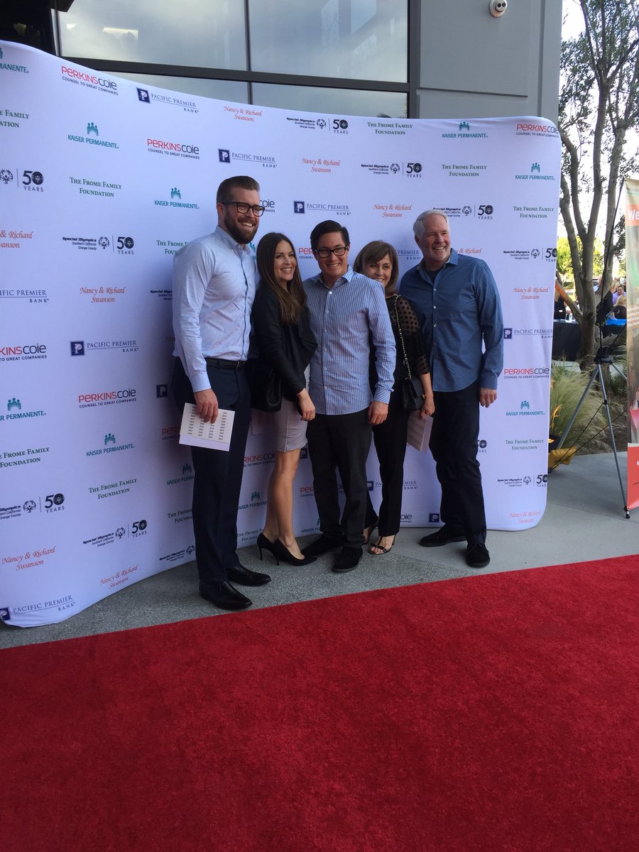 sosc_occ's tweet image. Guest arriving on the red carpet at Special Olympics on Parade #SpecialOlympicsOC50