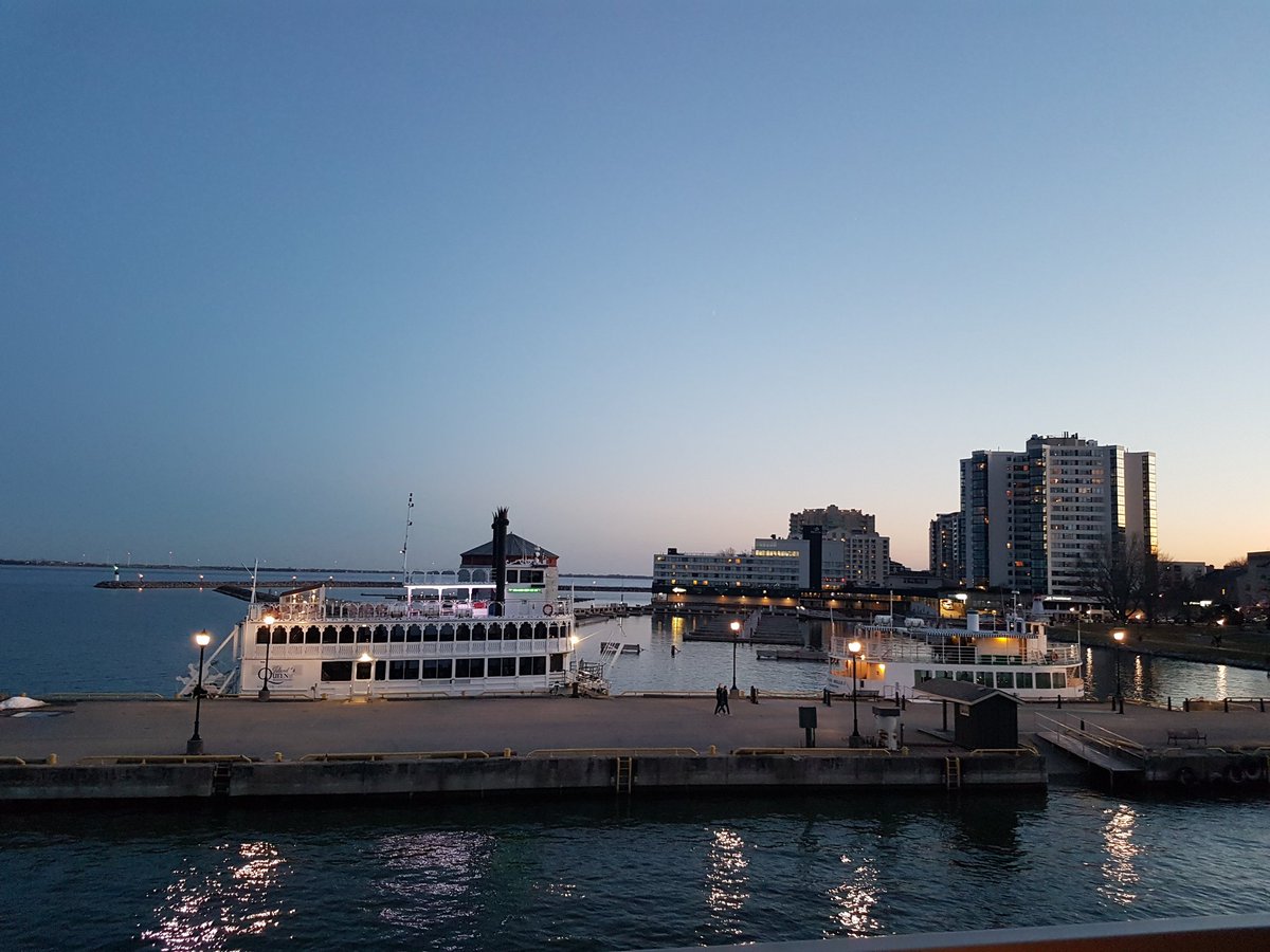 PeggyChapman16's tweet photo. In Kingston for #HAMvsKGN playoffs with @BulldogsOHL. Love this view from my hotel! Hope we get some hotels at our #HamOnt waterfront @cityofhamilton! So beautiful! @FredEisenberger @JasonThorne_RPP #unstoppablehamilton https://t.co/0b7UFqexU7
