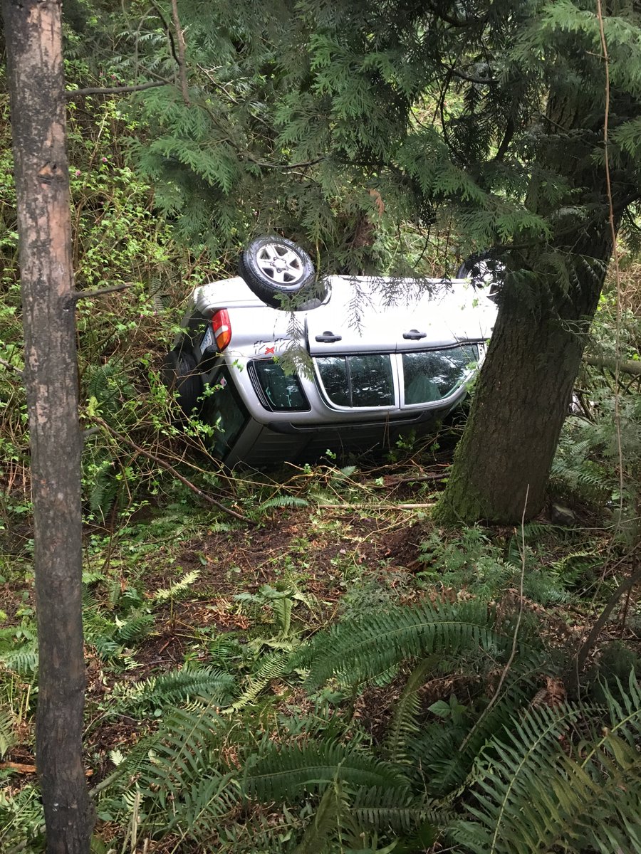 wspd2pio's tweet image. Here is the vehicle that went off the road WB 18 west of Tiger Mt. Summit.  73 year old male may have fallen asleep.  @EastsideFire rescued the driver and #Thankfully it appears he will be ok.  Possible happened about 12 hours ago.  This should be clear shortly.