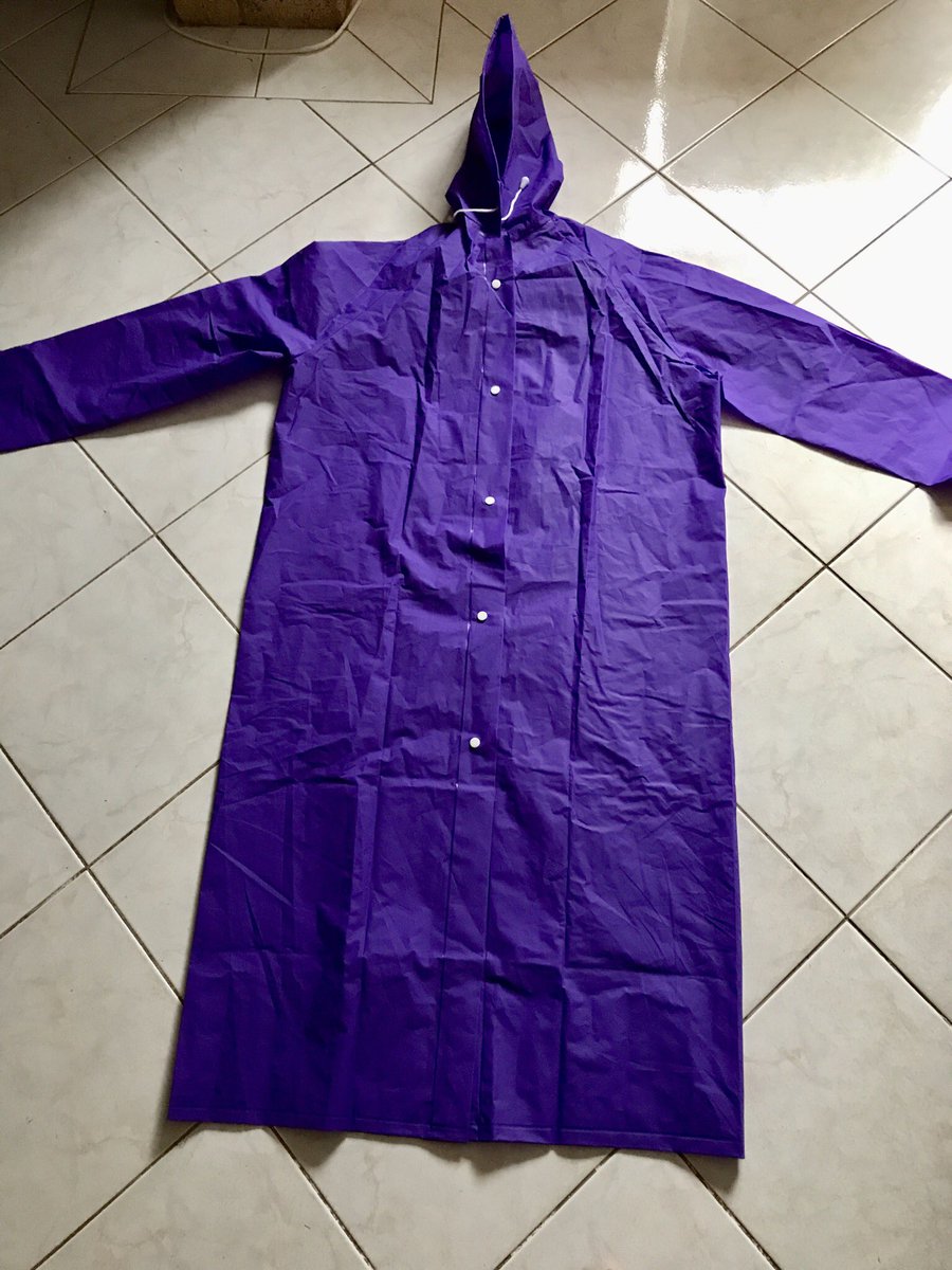 JB_1050's tweet photo. Taken years to happen but having a Vic in between to WA commentators is a breath of fresh air calling #Freodogs game last night watching replay #foreverfreo could have sold 50 of our purple rain coats that I bought in Nov ๐๐ everyone wanted one https://t.co/uNnh3l0EVz