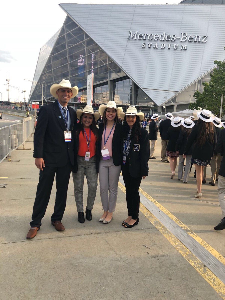 memorialDECA's tweet photo. Memorial DECA ready for ICDC! #TXinATL #DECAICDC https://t.co/GzfzmTLD1B