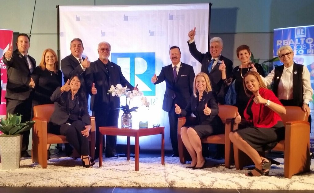 VanessaRiveraPR's tweet photo. Orgullosa de nuestros REALTORS®️ #RealEstateUP y su Comité Organizador PRAR https://t.co/7AAtoyXhPO