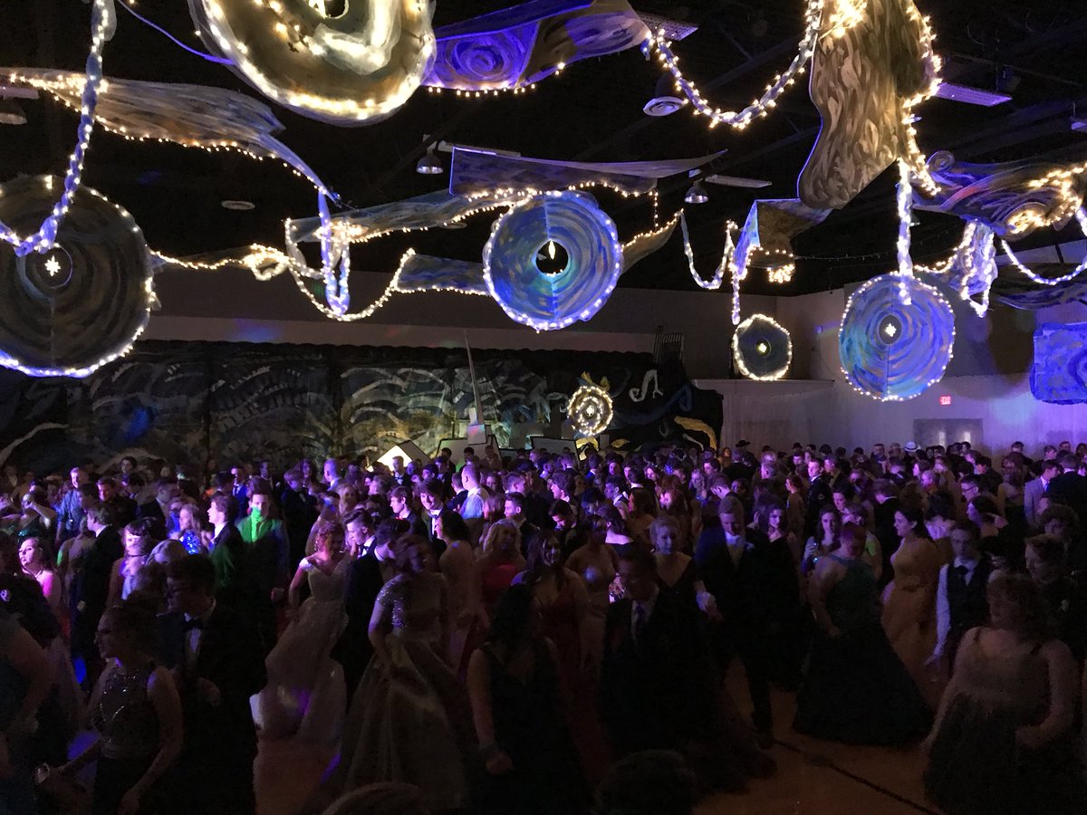 WCSDirector's tweet photo. Always amazed at how our teachers and students transform this place into an unbelievable room for prom. If you don’t know it, our Warriors are talented in every way! #wchsprom2018 https://t.co/1WBUgqXwgZ