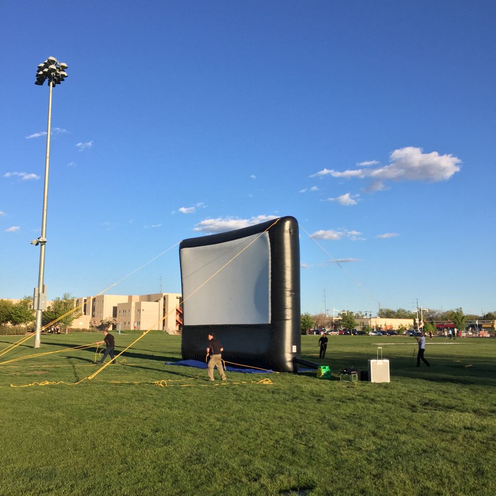 ASUNMSWFC's tweet photo. This is the screen for our event!!! It’s BIG. 

Movie starts at 8! #MovieOnTheField #Jumanji #UNM https://t.co/gHC24t58Ui