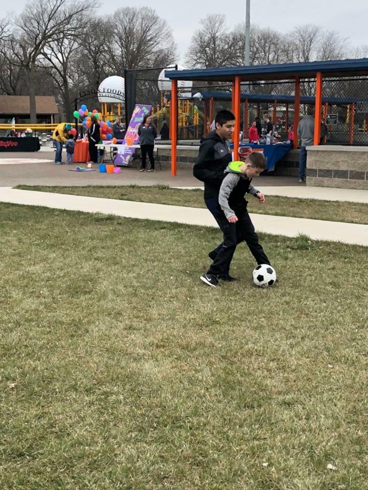 Our players spent this morning playing soccer with kids from Siouxland at the Healthy Kids Day. It is exciting to see more and more kids enjoying the sport that we love. #MountMartyCollege #ProudToBeALancer #HealthyKidsDay
