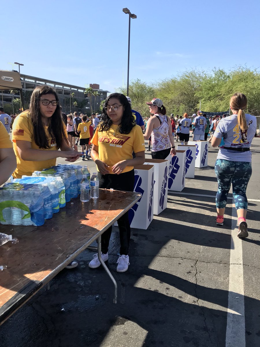 dysartdemons's tweet photo. DHS Key Club worked hard at #PatsRun2018 today! https://t.co/012YqPuUBK