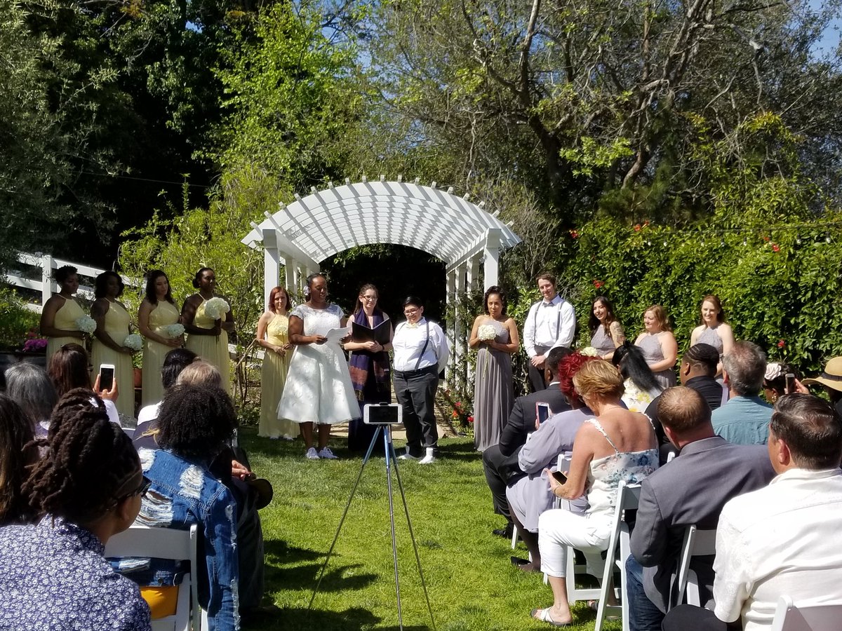Chaparral65's tweet photo. #morenowedding0418 https://t.co/tu8nnJiRzb