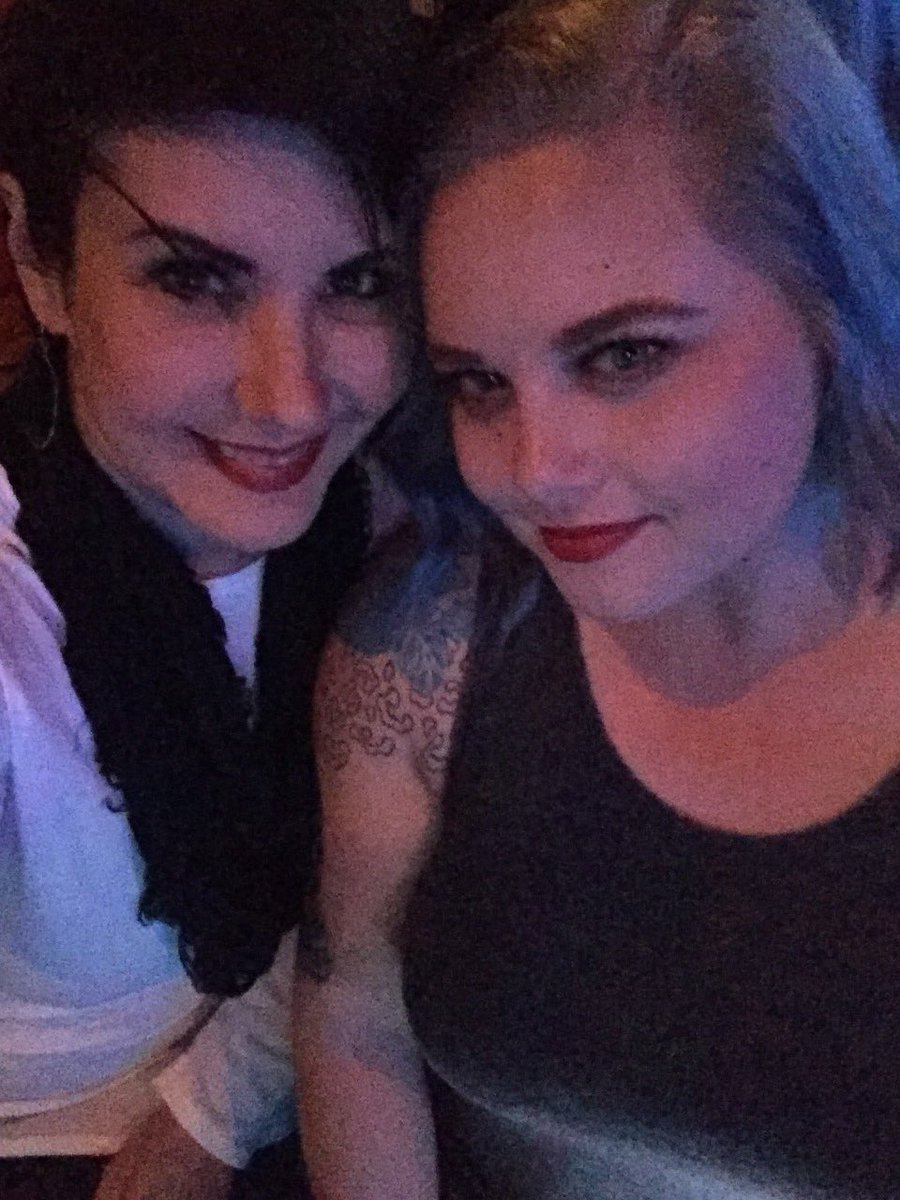 vcan_too's tweet photo. Me n my BFF @scoutbarhouston #notcoachella https://t.co/0ABwc4nzIh