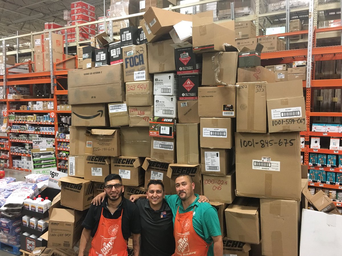 THD_Nick's tweet photo. Now that’s what you call a POWER packdown! Zero outs in D28 Portable Power, and the only thing happier than what we accomplished that night is that @amazon box in the top left corner. #cardboardchallenge #BeeCaveBoxBrigade #6531 @mlp814 @ClementsEverett https://t.co/ond6ePEuBQ