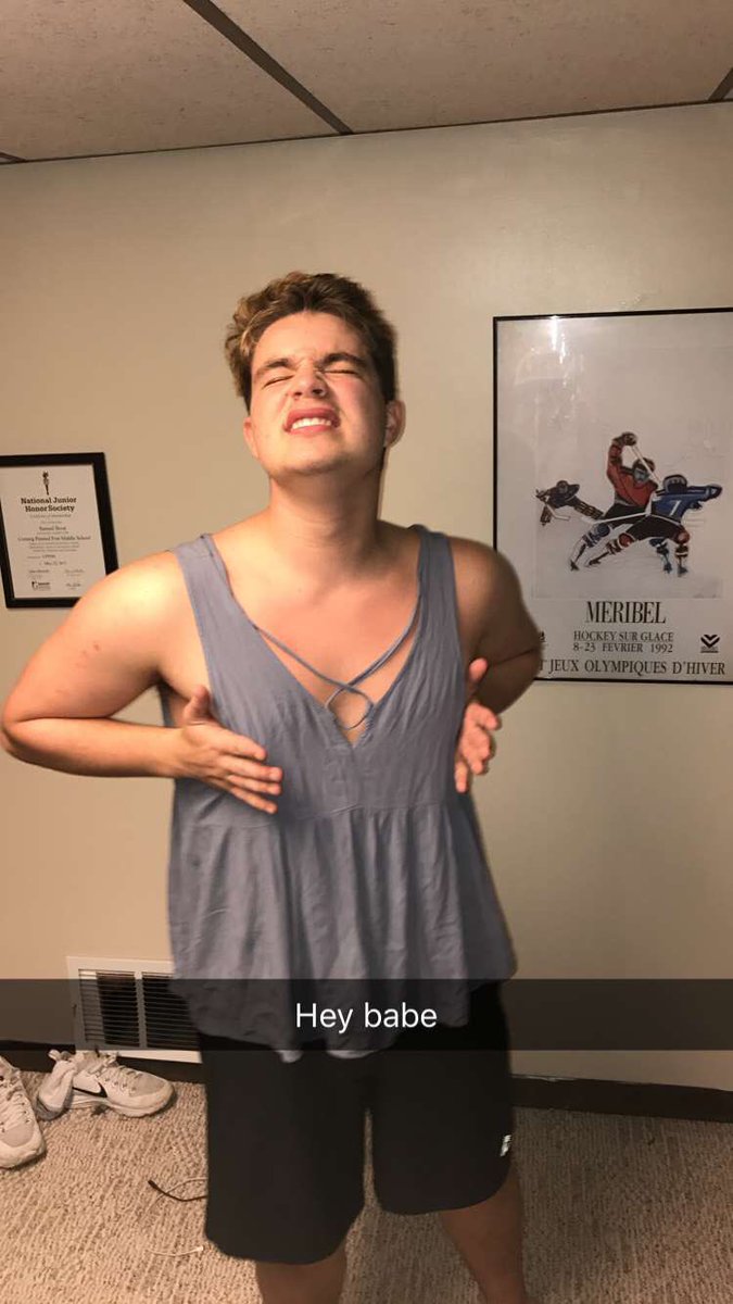 KellanBeall's tweet photo. Happy bday you sexy beast @Jbrosty19 https://t.co/QzXVelCKpo