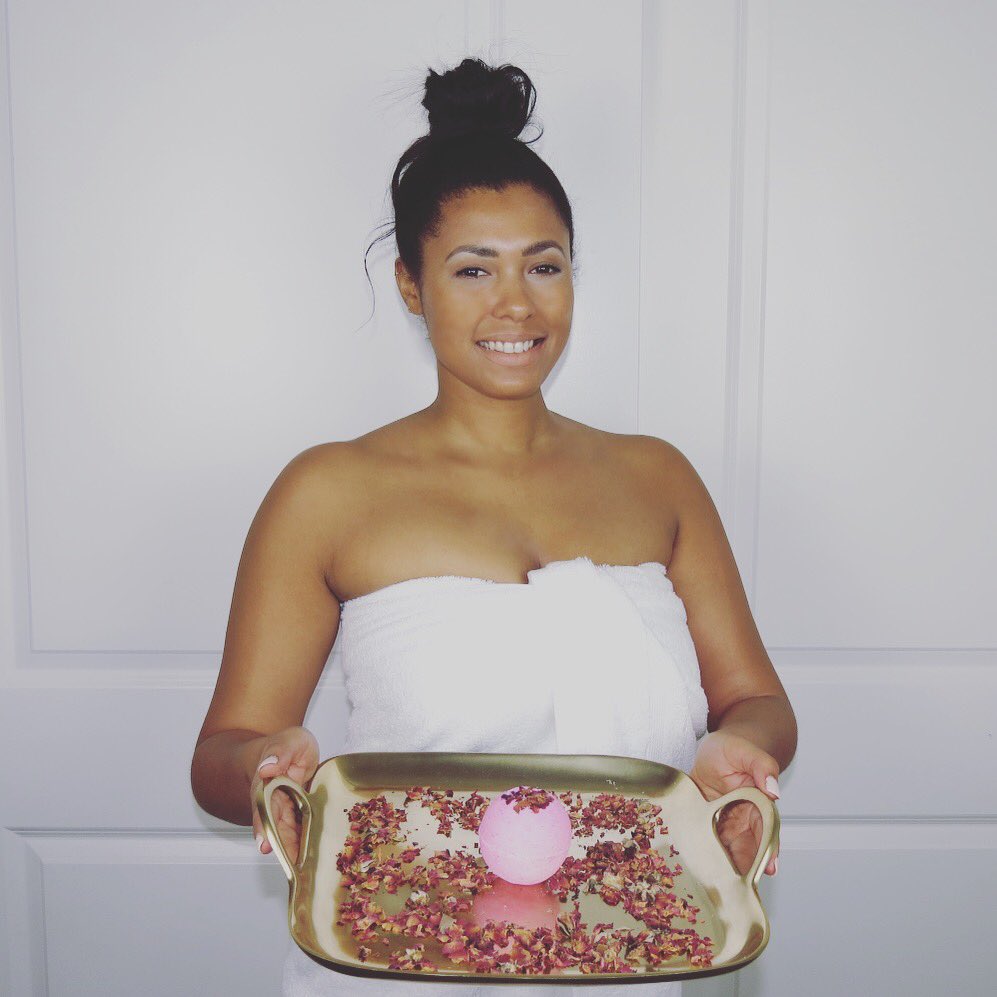 ItsSarahGPDX's tweet photo. Soooo...this is how my 420 weekend is going.. with a Rose Petal Bath Bomb from @purpleleafbath Loved the jasmine essential oils and cocoa butter.. You can actually feel the CBD relieve pain and the fragrance is outstanding 💜 follow my insta story for my #BTS 21+, Not For Pets https://t.co/HNVCdZxxHw
