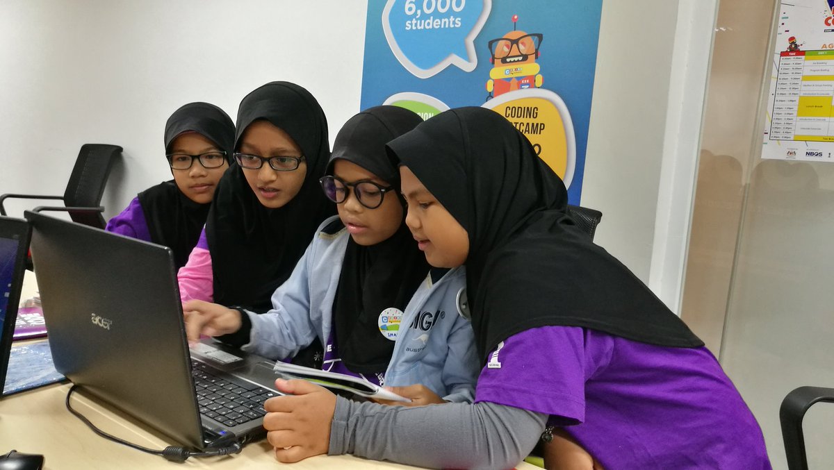 codingatschools's tweet image. Day THREE!!!.

Team are eager working on their projects and applying the skills learnt at this program. Let&apos;s stay focus! We will covering more after this!

#codingatschools2018
#codingatschools
#NEGARAKU 
#MOF_Malaysia 
#MyNBOS 
#TD1303Terengganu