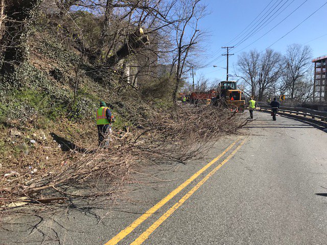 HudCoTweet's tweet photo. HC Exec Tom DeGise, w/Freehodler Anthony Romano &amp; JC City Councilman Michael Yun on hand as HudCo Roads Dept. at behest of Riverview Neighborhood Association carries out Earth Day cleanup of Paterson Plank Road. https://t.co/siAw42jj2t