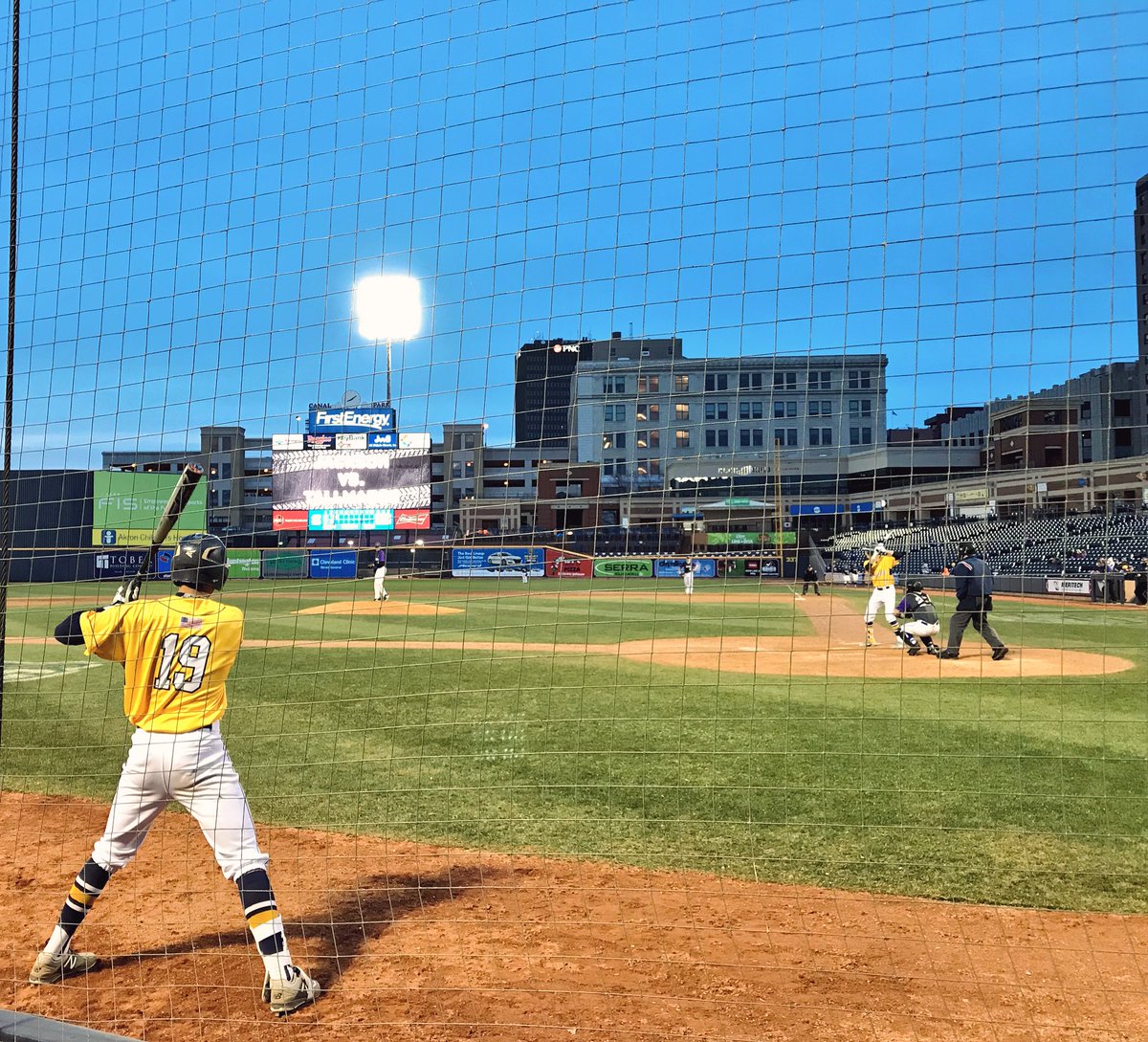 Lunasey's tweet photo. #Way2B #BlueDevils Win over Jackson Bears 💙💛⚾️@thsbluedevils https://t.co/nXLPpIm38Q