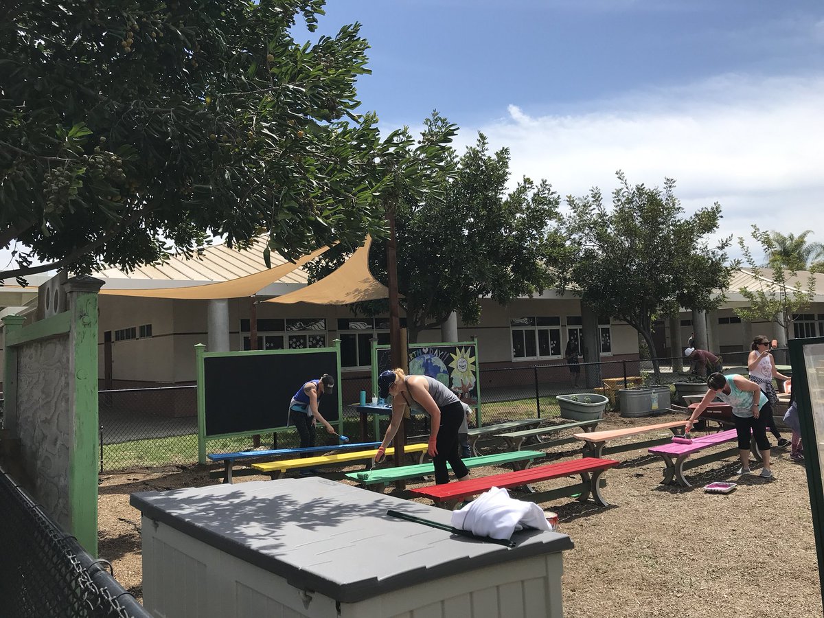 Awesome Beautification Day <a href="/FHOelementary/">Foothill  Elementary</a>! Thanks to staff, students and families!!