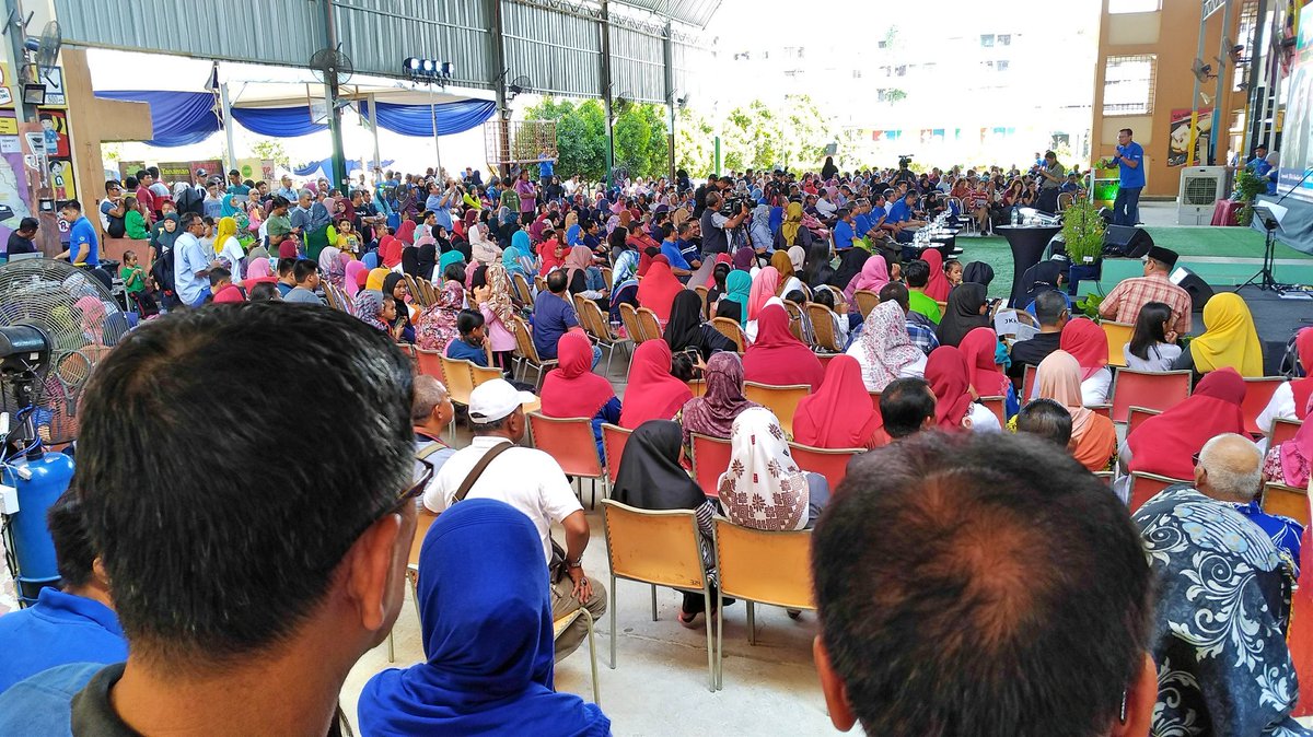 kpkmmalaysia's tweet photo. Di Puchong sdg berlangsung Majlis Sentuhan Kasih Tani, Program Pertanian Bandar 2.0. Sayur yang ditanam sendiri lebih segar, sihat dan jimat!

#moa #ourfoodourfuture https://t.co/wTjot5OZUP