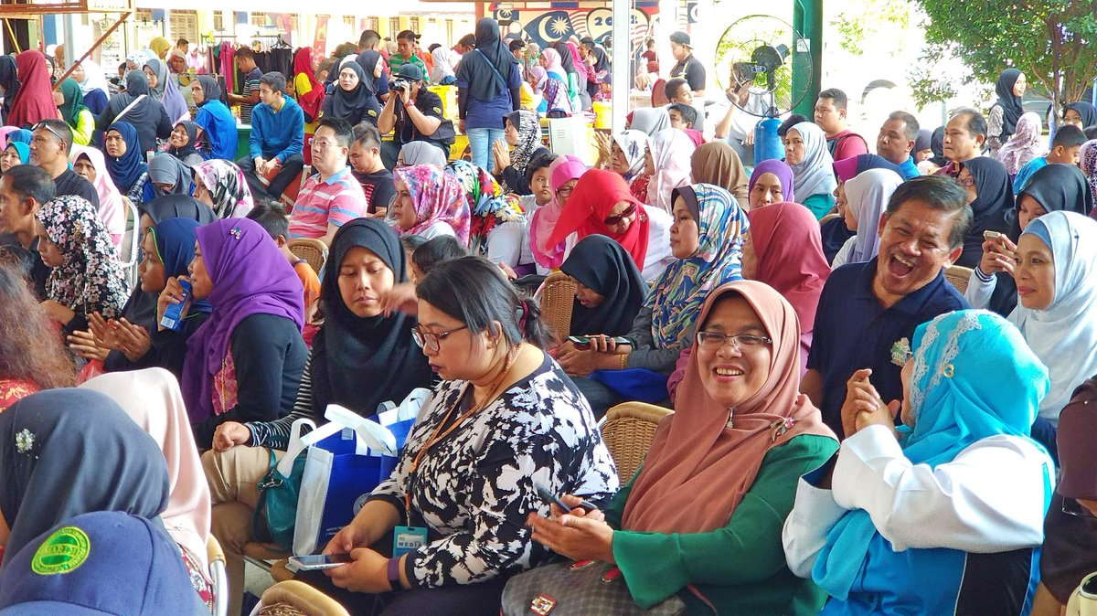 kpkmmalaysia's tweet photo. Di Puchong sdg berlangsung Majlis Sentuhan Kasih Tani, Program Pertanian Bandar 2.0. Sayur yang ditanam sendiri lebih segar, sihat dan jimat!

#moa #ourfoodourfuture https://t.co/wTjot5OZUP
