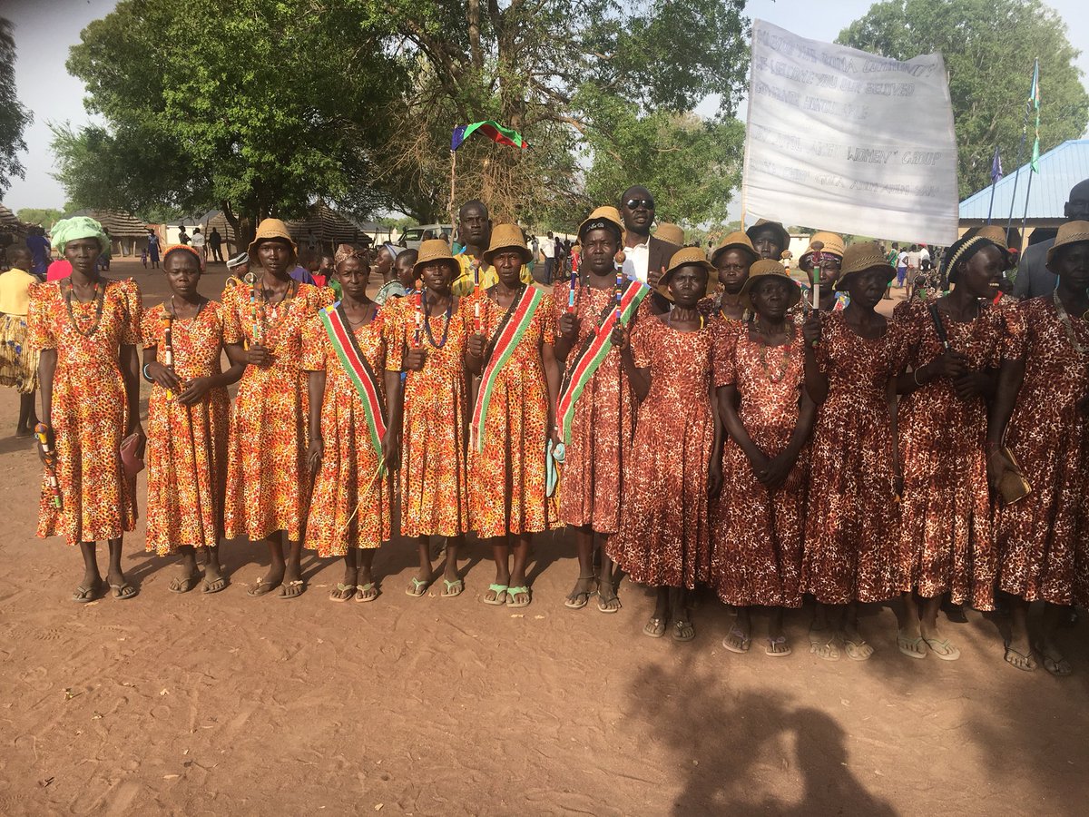 AjakPeter's tweet photo. After successful conclusion of Wau visit, #SSYLF team went to Kwajok, where we were warmly received by Gogrial Women Association. They reminded us not to forget about the plight of women as as champion the agenda of youth unity and empowerment in #SouthSudan. https://t.co/LpvPsVZqfX