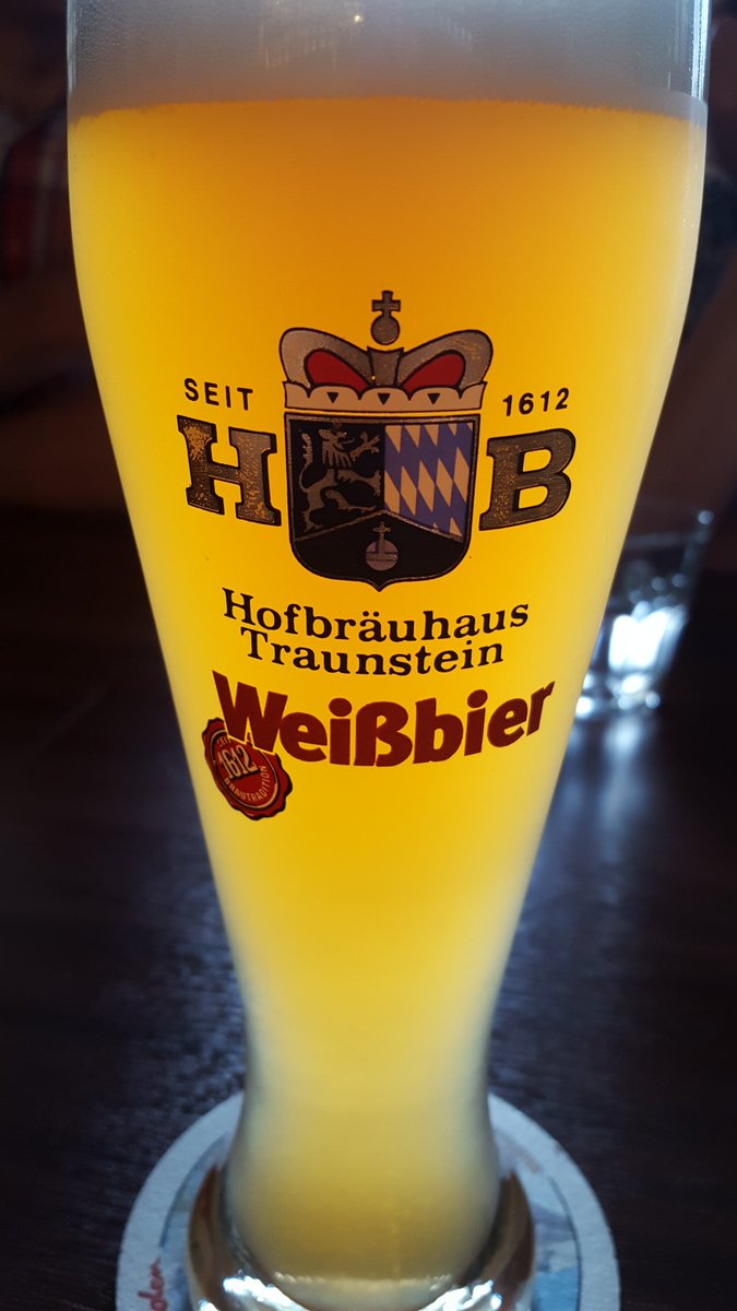 FuzzyFarang's tweet photo. @hb_traunstein Possibly the best weissbier available in Southeast Asia, certainly the best dunkel. #HBTS #weissbier #weißbier #mygoldbar #Malaysia

https://t.co/NBnx50REzj https://t.co/0wXRZaniKe