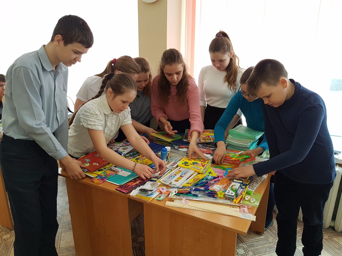 AstDimitrii's tweet image. 🌿С 16 по 20 апреля 2018г. учащиеся ГБОУ СОШ № 3 п.г.т. Смышляевка проводили акцию &quot;Спеши творить добро!&quot;. Совместно с родителями они подготовили подарки для детей из РЦ &quot;Тополек&quot;. Спасибо всем участникам акции! 
#весенняянеделядобра 
#самоуправлениеволжскогорайона 
#внд2018