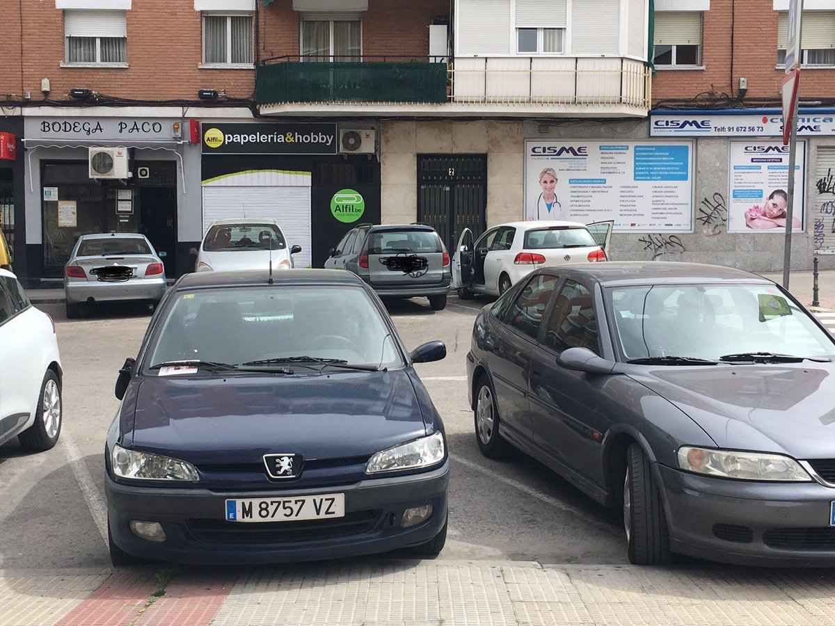 margarufa's tweet photo. @Ayto_Coslada @PoliciaCoslada dos meses aparcado en el mismo sitio https://t.co/0AuwxPqIdT