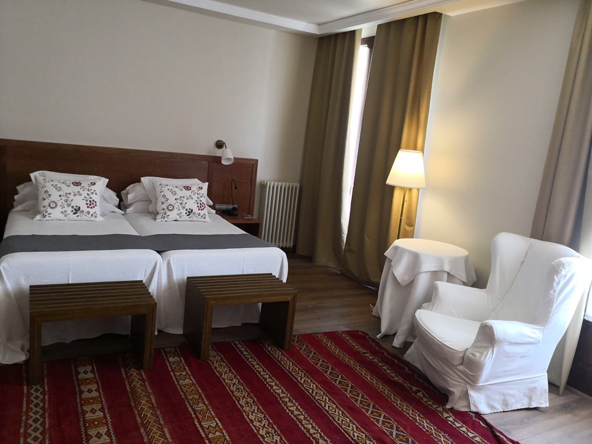 Hotel Hostal Sport tweet media