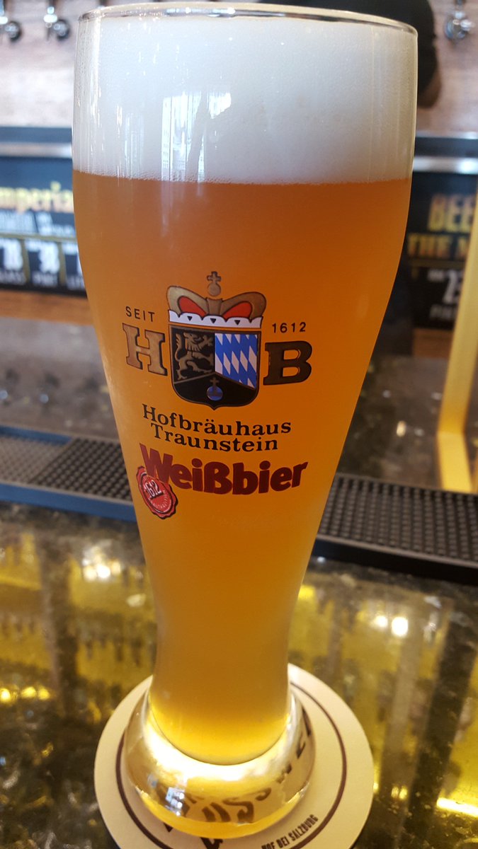 FuzzyFarang's tweet photo. @hb_traunstein Possibly the best weissbier available in Southeast Asia, certainly the best dunkel. #HBTS #weissbier #weißbier #mygoldbar #Malaysia

https://t.co/NBnx50REzj https://t.co/0wXRZaniKe