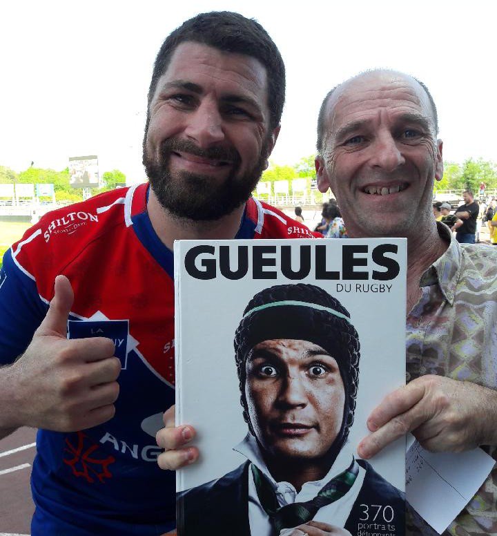 JeanMichel228's tweet photo. @_JonBest_ Merci infiniment pour votre disponibilité et votre gentillesse pour ces photos malgré la défaite #Porical 🙏👍👏🤗😉😁😍💖😘 https://t.co/CBgFHtSGeF
