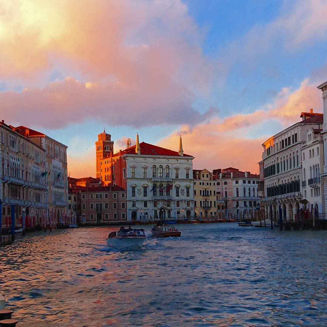 👨🏻‍🎨 Ecco, questi sono proprio i colori cha hanno appassionato l’ispirazione grandiosa di Giambattista Tiepolo.. no? Buona domenica a tutti! 🎨

#22aprile
#giornatadellaterra