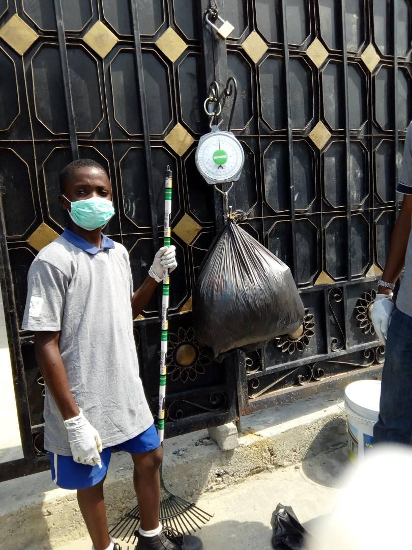 NatureSolomon's tweet image. Here is how +ve #philanthropy from @ACTFoundation_ is contributing #LocalActions to make the #earth a sustainable planet by funding the @ncfnigeria #LitterHasAHome campaign in 17 coastal communities in Eti-osa LGA of @followlasg  #EarthDay2018