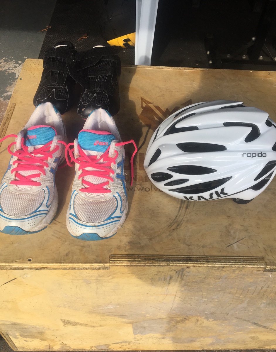 EmmaChapman36's tweet photo. Oooo lord!! Starting to realise what I’ve let myself in for.... #thedayhasarrived #firsttriathlon #shitsgotreal #tri #fitness #womensfitness https://t.co/xhIMmQXCZN