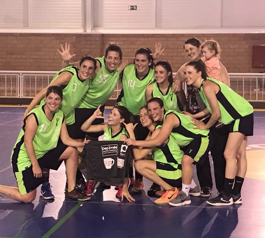 epia_aguiles's tweet photo. Sigui per les frases motivacionals d'abans del partit o per el repte i la rima de la mitja part... Ja tenim les petxines! EPA 82 - @ReusDeportiu 33. #eeepa #volemelsescamarlans https://t.co/9GSqvxdFbO