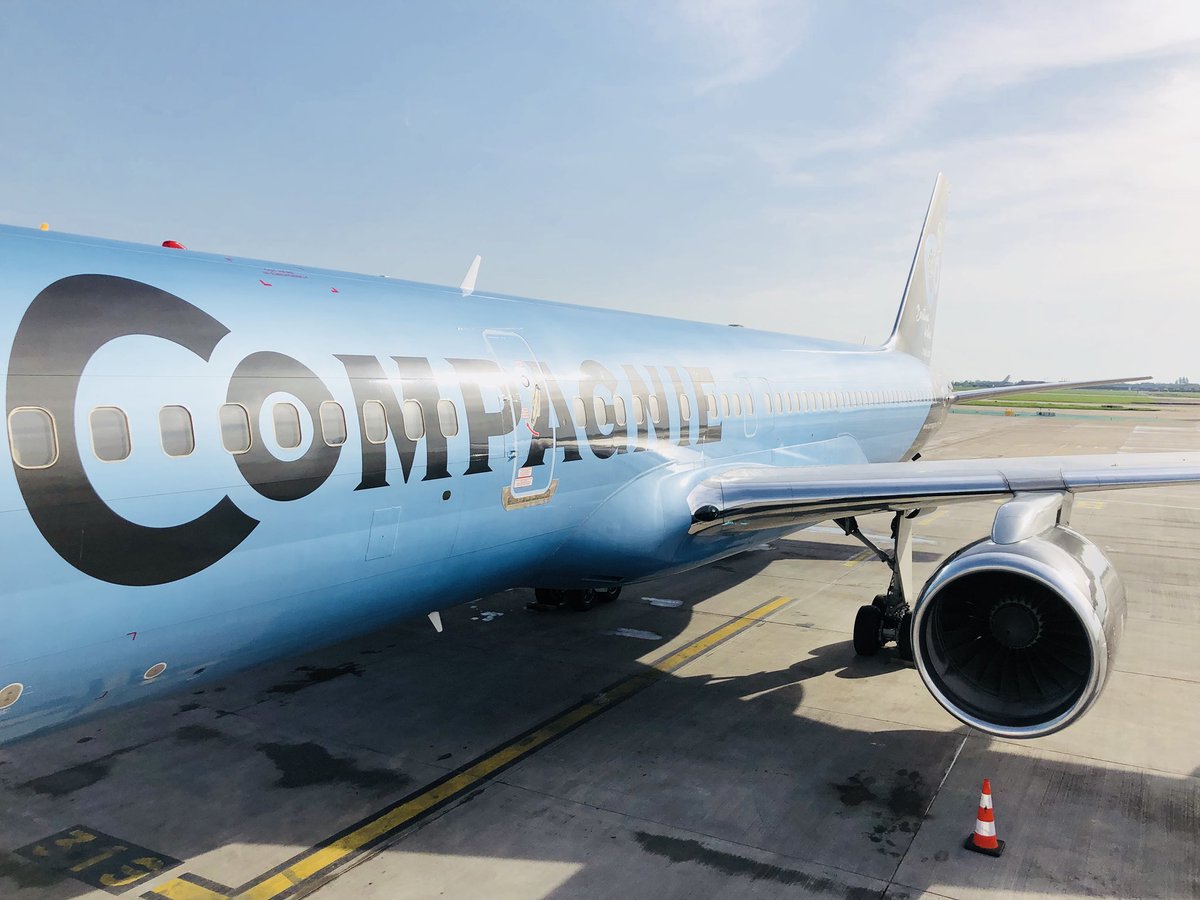 zeTravelersClub's tweet photo. Découverte de cette cabine équipée de 74 sièges de classe Affaires configurés en 2-2 ! ✈️ 🇫🇷
➡️ Un Ipad Pro est disponible à chaque siège !
#PaxEx #AvGeek #FlyTheDifference https://t.co/tpBhbihdGA