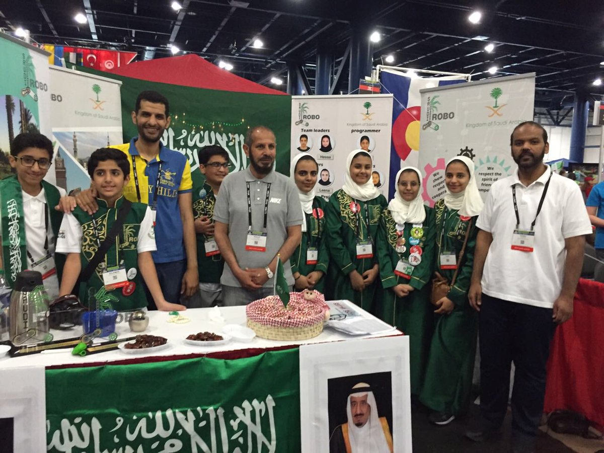 aleissaahmed's tweet photo. أبارك للفريق السعودي (المكون من أربع طالبات وأربعة طلاب) المشارك في مسابقة الروبوت الدولية في الفيرست ليقو  التي أقيمت في مدينة هيوستن الأمريكية في برمجة الروبوت تحقيقهم المركز الثالث من بين ١٠٨ فريق على مستوى العالم.. https://t.co/AbCZyvyg8t