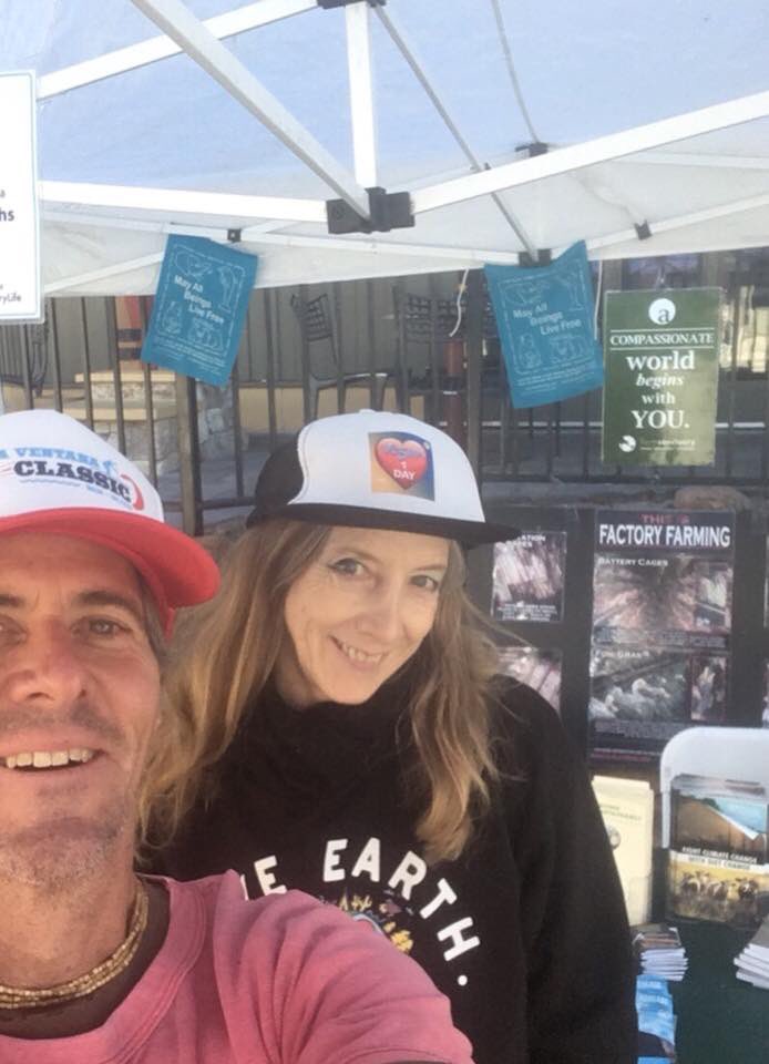 vegan1day's tweet photo. Speaking today to folks abt compassion for animals. #EarthDay18 at #SquawValley. Come say hello!  #vegan1day #johnmerryfield #tahoetruckee https://t.co/jCtZ2keNUz