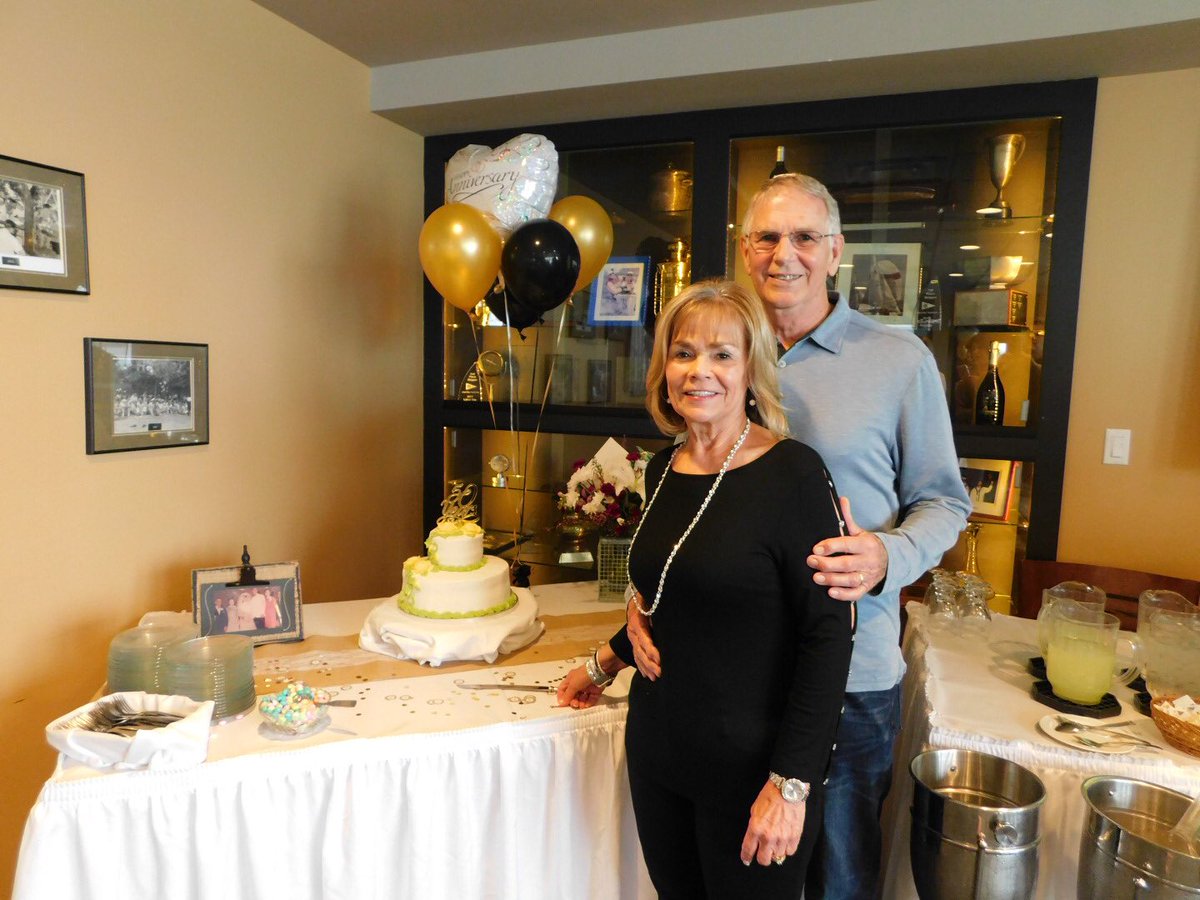 Michelle_Lamkey's tweet photo. @carrieunderwood My parents celebrated their 50th Anniversary as well!  Wonderful role models we have!  Congrats to your parents! https://t.co/5OQbCedd35