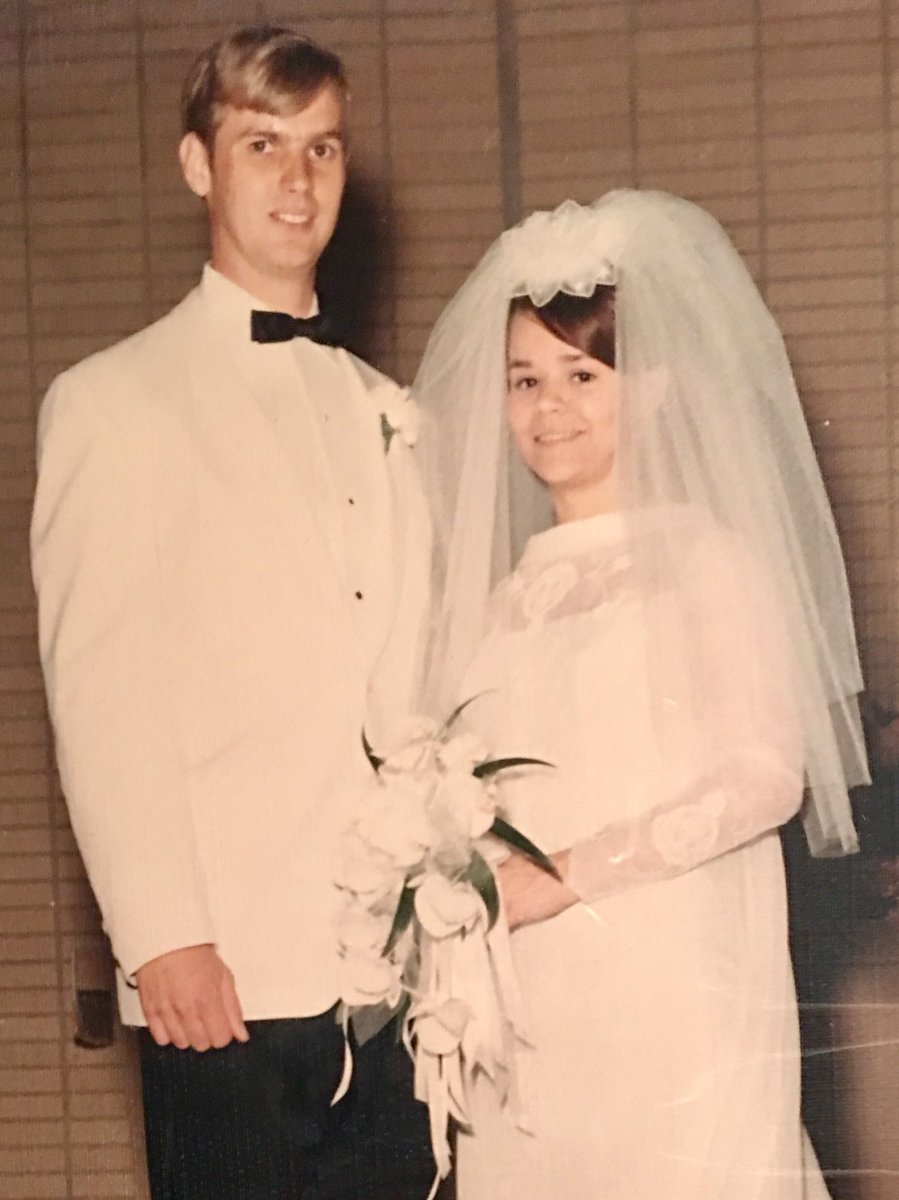 Michelle_Lamkey's tweet photo. @carrieunderwood My parents celebrated their 50th Anniversary as well!  Wonderful role models we have!  Congrats to your parents! https://t.co/5OQbCedd35