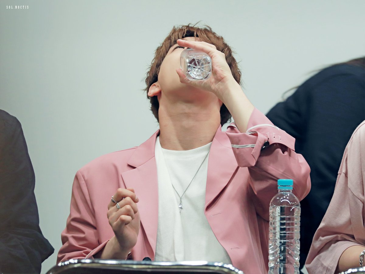 solnoctis1031's tweet photo. 180420 유앤비 당산TCC팬싸
볼이빵빵

#고호정 #호정 #유앤비 #UNB https://t.co/YFmcveYfe1