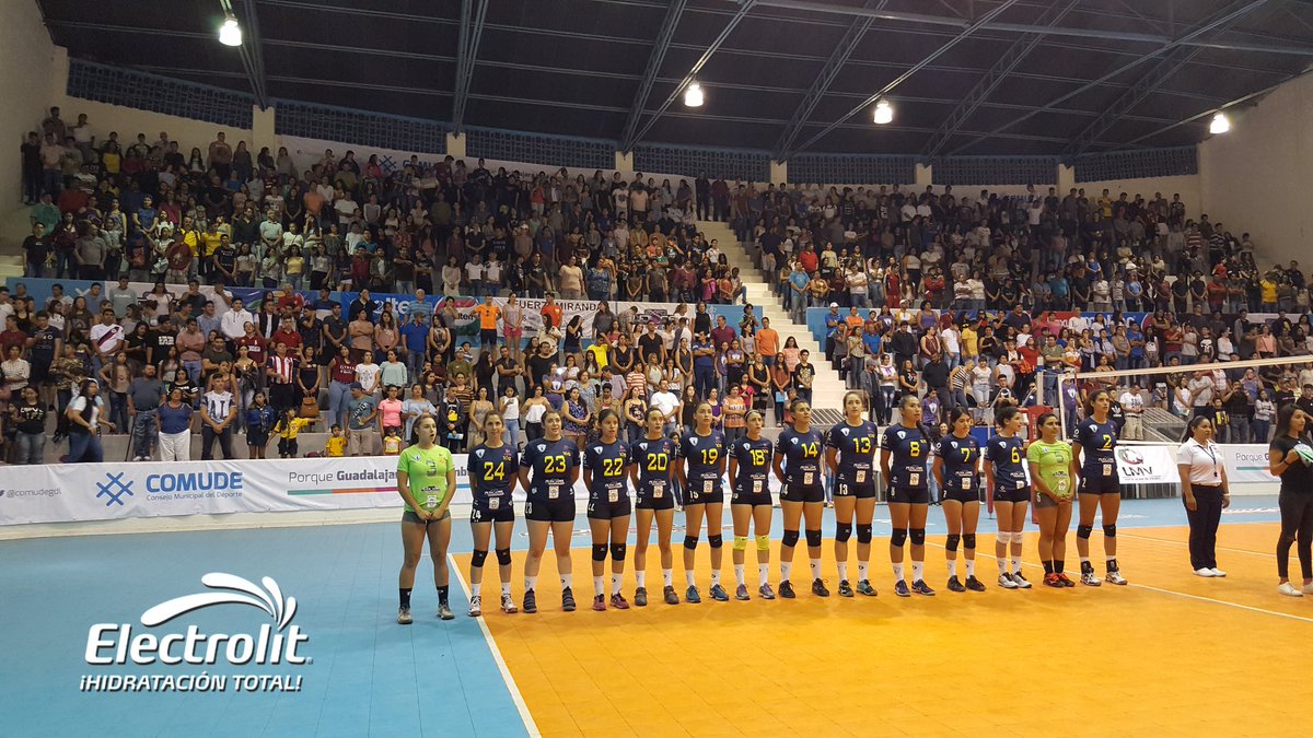 SMG_GALAN's tweet photo. Hoy la hidratación con @Electrolit jugo un papel importate en el juego de @TapatiasVB en el cual vence a #CafeterasVB en 3 sets en el #JolyRamirez muchas felicidades Tapatias. https://t.co/PXuGySjd8t