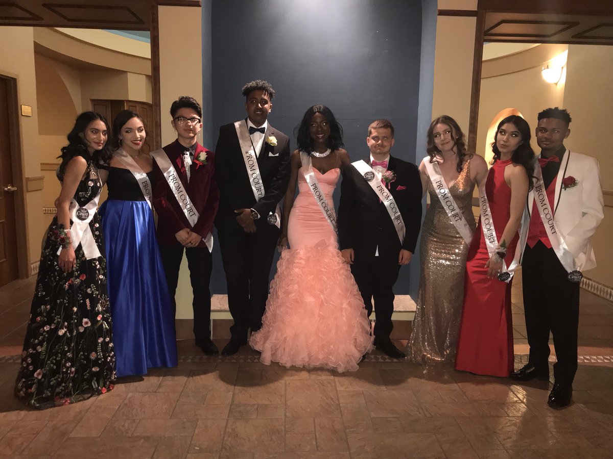 dhsblazers's tweet photo. Congratulations to the 2018 Prom King and Queen: Duncan &amp; Guadalupe!! Congrats to the whole court! 💜👑💛👑 https://t.co/N1uUTbRIkp