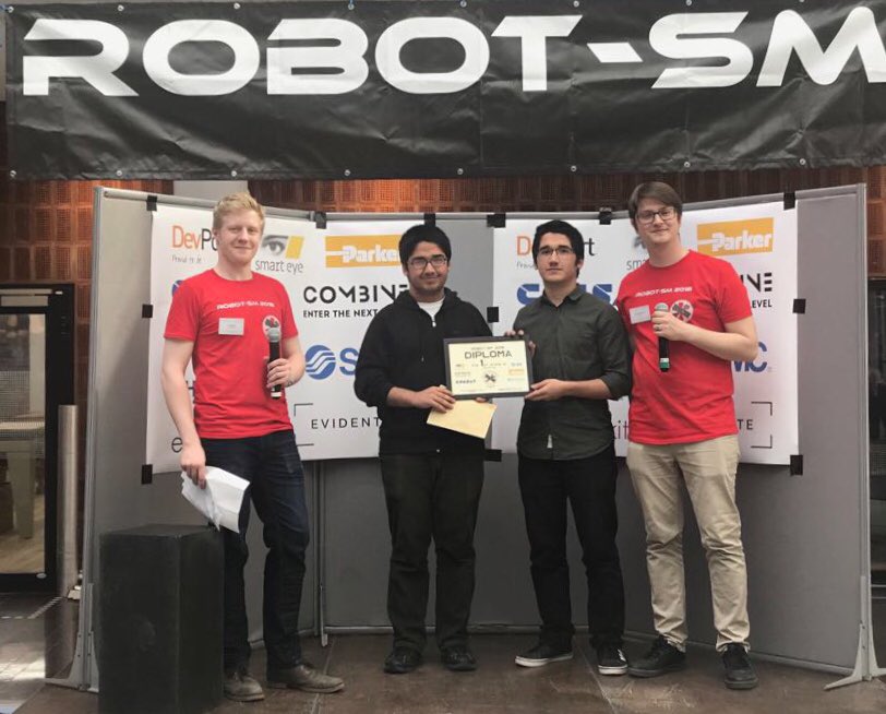 tekcammithat's tweet photo. İsveç'de @chalmersuniv tarafından düzenlenen Robot-SM 2018 isimli uluslararası robot yarışmasında ülkemizi başarıyla temsil ettik. Final programı 21 Nisan 2018 tarihinde İsveç'in Göteborg şehrinde  gerçekleşti. #kartalaihl öğrencileri yarışmayı BİRİNCİ (1.) olarak tamamladılar. https://t.co/8ULPKz9DDl