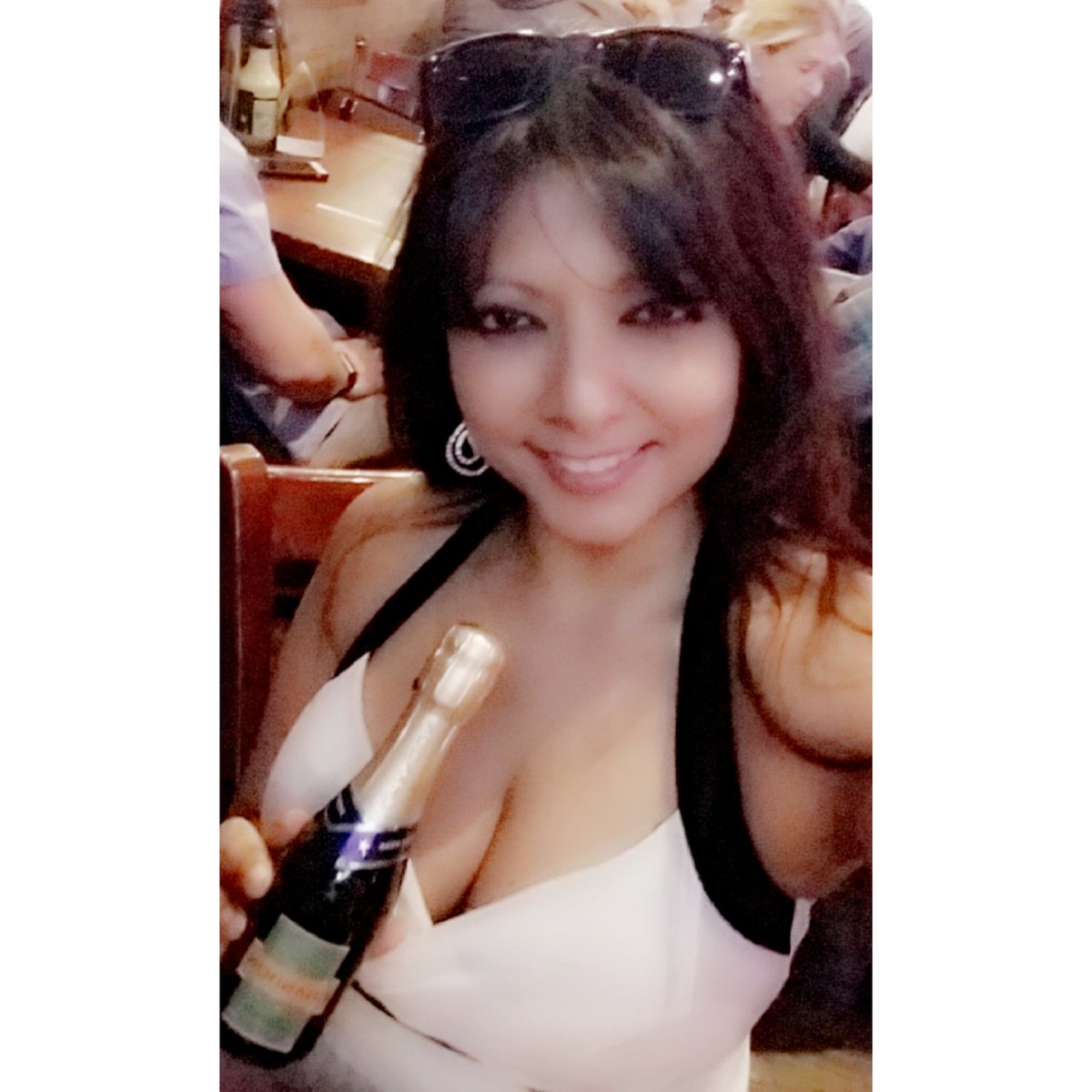 rosastic's tweet photo. #Chandon #SparkingWine #MoetChandon #NapaValley #45thAnniversary #Since1973 #BubblesRevolution #TinyBubbles #TheSweetLife #ChandonCalifornia #DomaineChandon https://t.co/8PuHaqN8SM