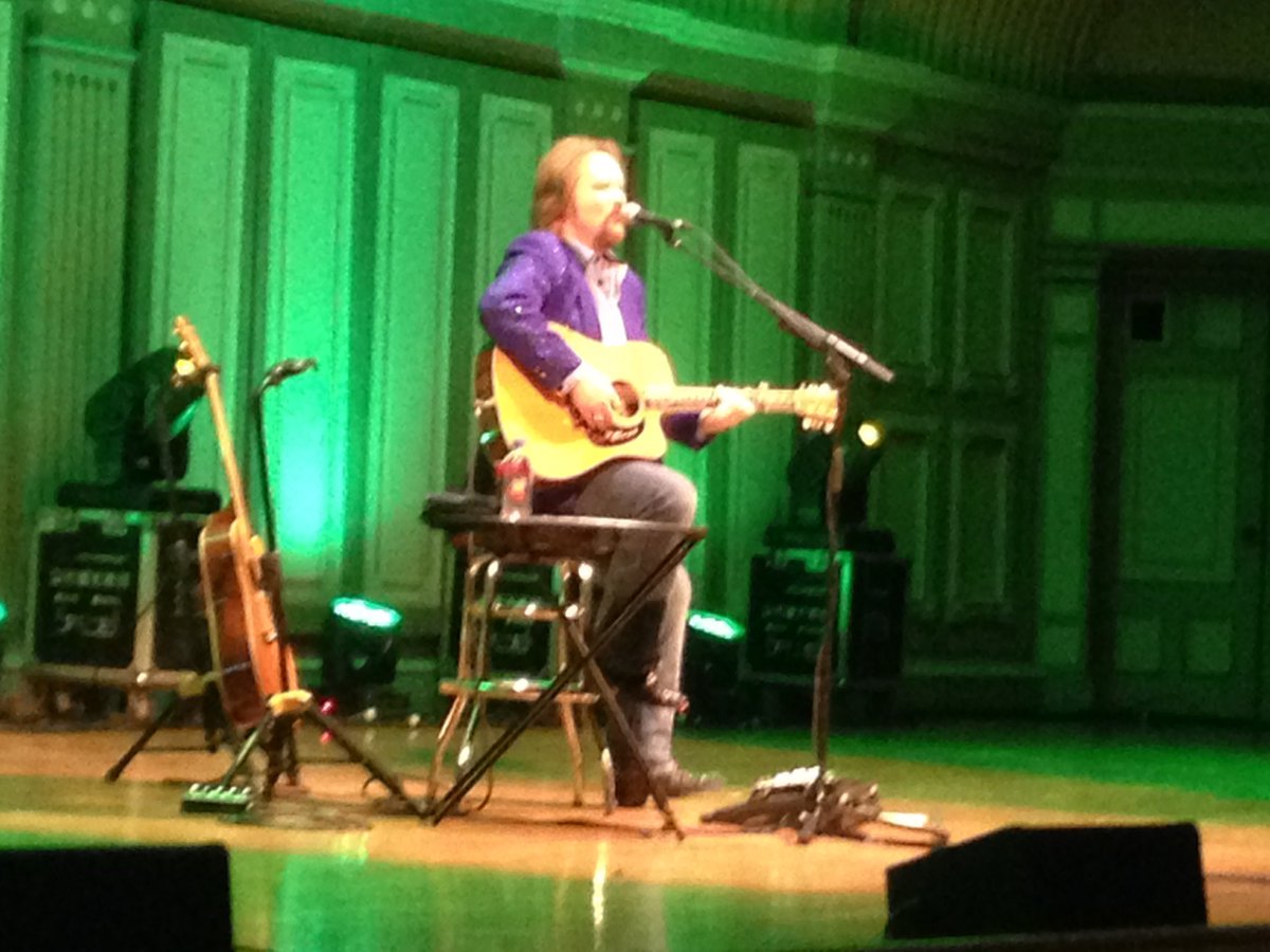 bluemoongal9's tweet photo. I couldn't be happier tonight... only wish I could rewind and start over. @Travistritt played one helluva show tonight. Man and his guitar.  I cried happy tears for half an hour!
Thank you for coming to visit us. We love you!! https://t.co/QskWmMFfMK