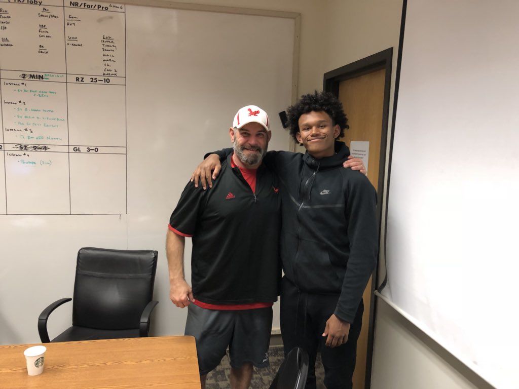 Jaymoney1934's tweet photo. I would love to thank Eastern Washington University for inviting me to EKG Day! I am so excited to announce that Coach Best offered me a full ride scholarship to play football for the Eagles 🦅! #EKG #BuildNest https://t.co/UUM4biATtU