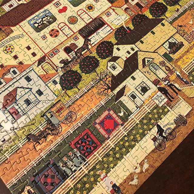 TheVspotBlog's tweet image. Saturday night craziness. #wearedorks #puzzlesandwine ift.tt/2qUXeR9