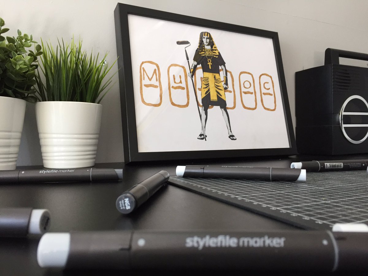 itsmurdoc's tweet photo. Dropping new Blackbook Video tonight at 6pm. Stay tuned for Give away pack including framed sketch from video, logo t-shirt and more #murdoc https://t.co/7JSOMSt9mp