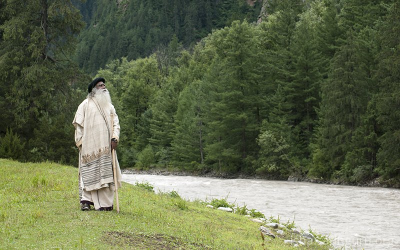 SadhguruJV's tweet photo. It is a lack of human consciousness that has rendered Mother Earth, the very basis of our existence, into a commodity with an expiry date. Let our time on Earth be the best time; we must act now. #EarthDay #SadhguruQuotes https://t.co/GQZUsyohnn