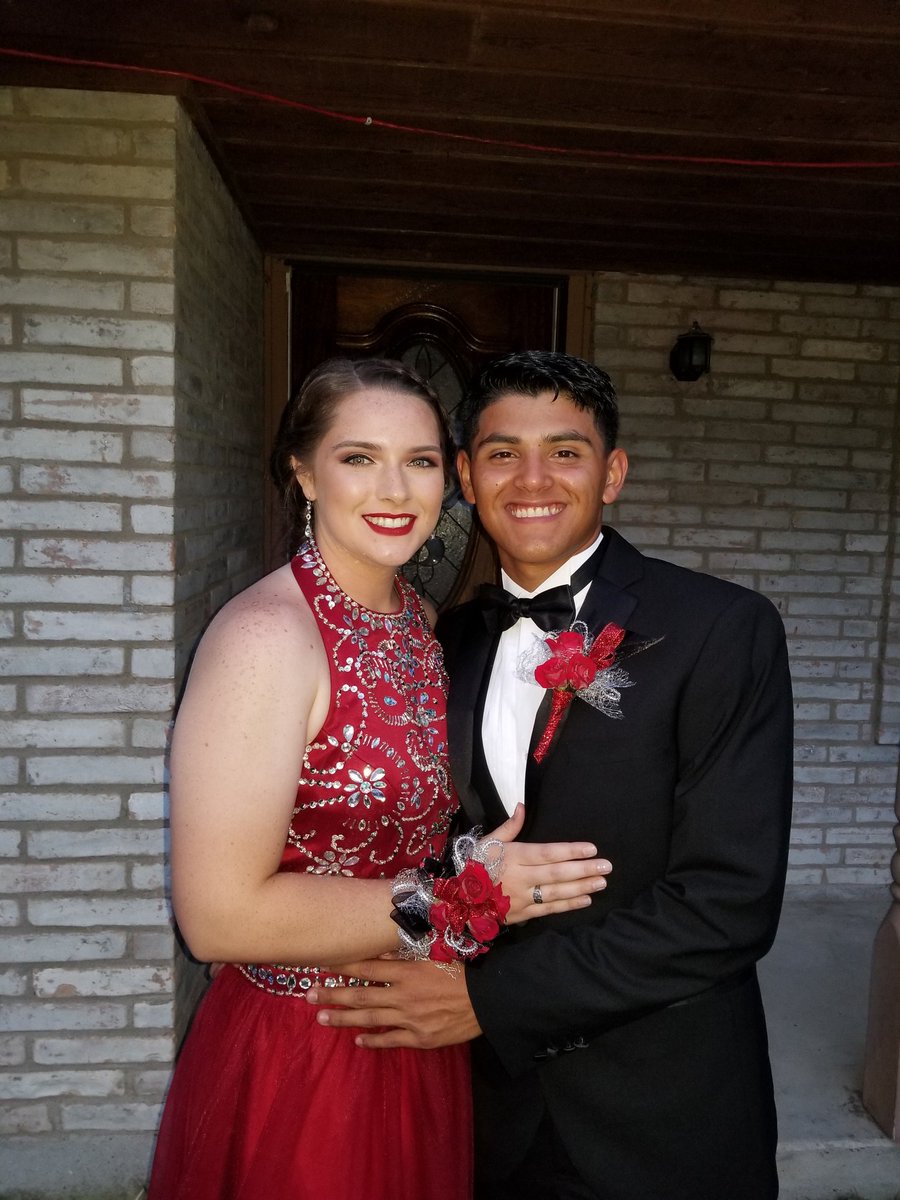 navejar1998's tweet photo. What a day! Ran in the Area track meet 1st in the 4x2 and 3rd in the 4x4 and advancing to regionals... then prom king! https://t.co/RaTpXKzK4X